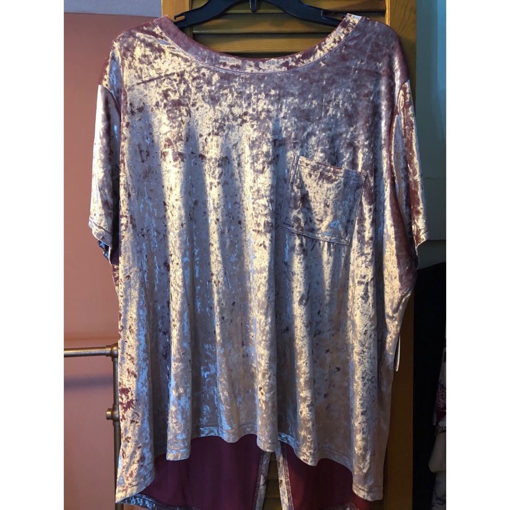 NWT pink velvet tee with slit in back